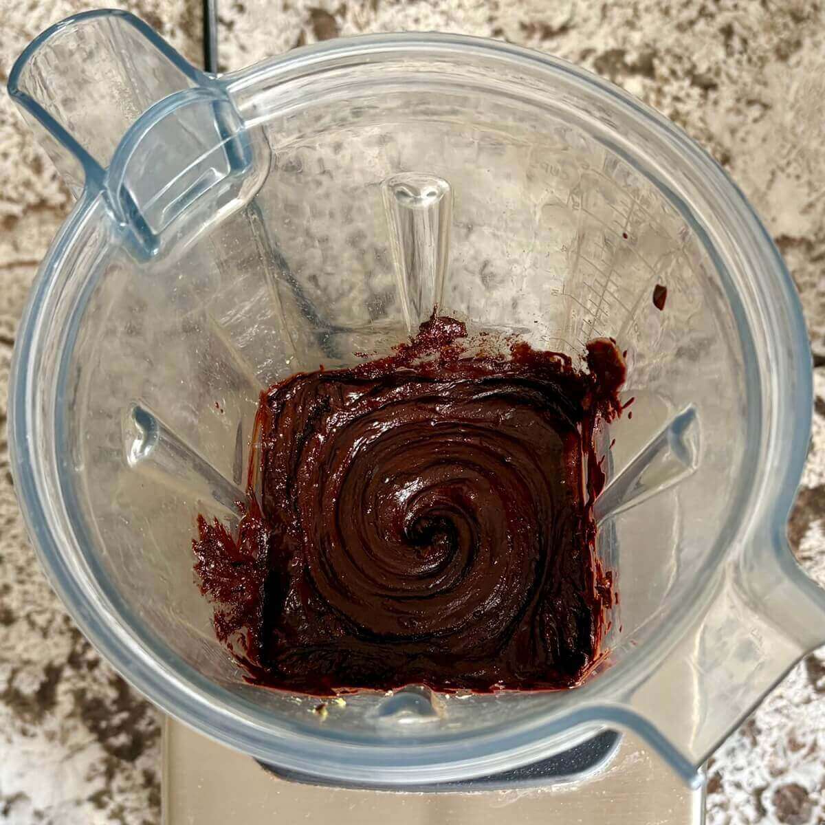 Ingredients for fudge in a blender.