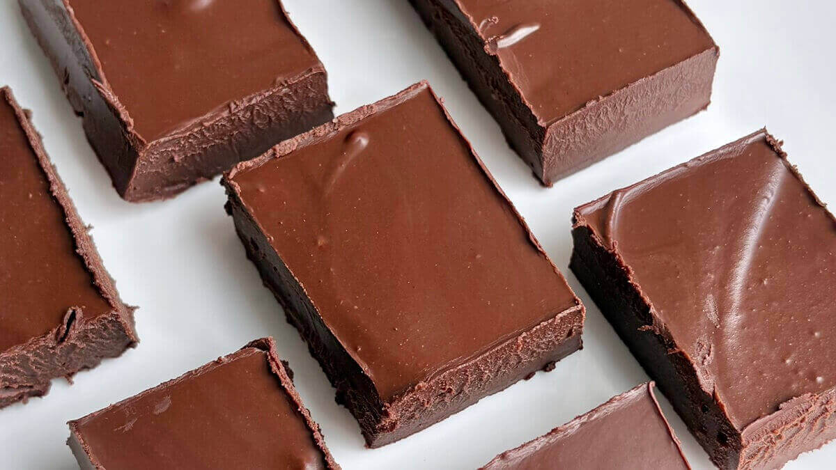 Fudge made with cashew butter on a plate.
