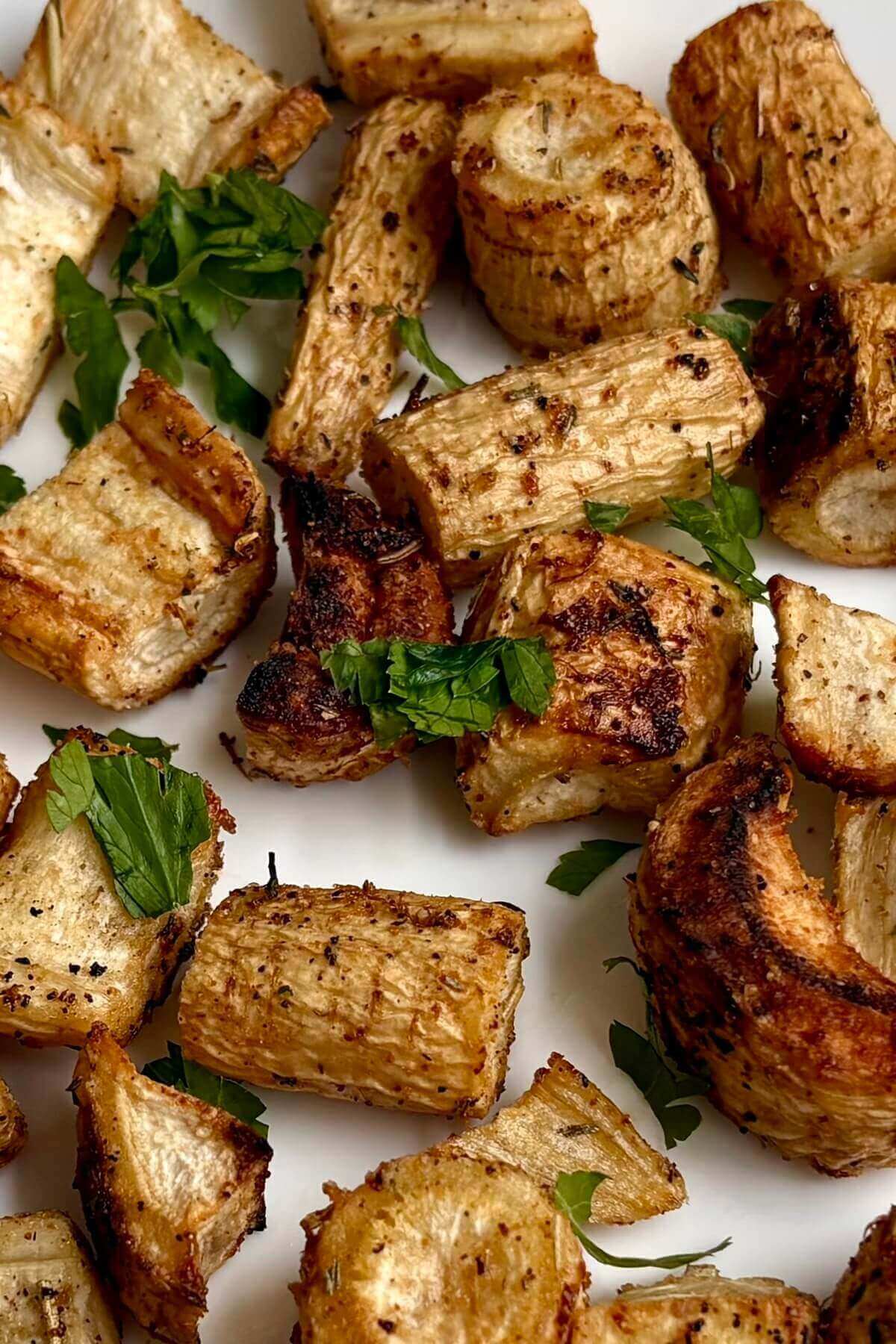 Baked parsley root bites on a plate.