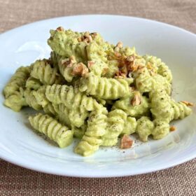 Fusilli noodles smothered in a creamy edamame pasta sauce.